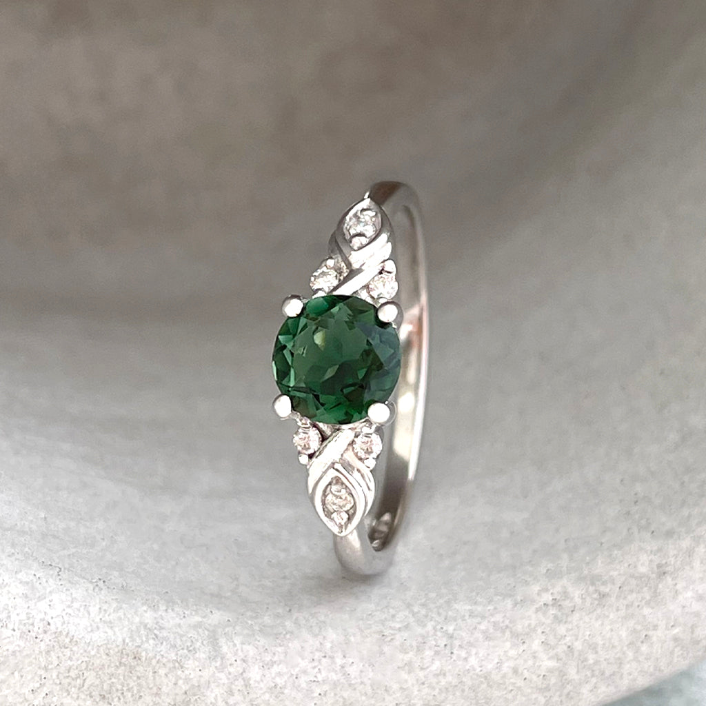 Brocade Diamond Shoulder Round Cut Green Tourmaline And Diamond Ring