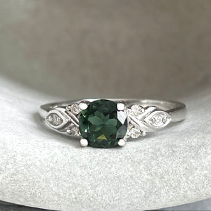 Brocade Diamond Shoulder Round Cut Green Tourmaline And Diamond Ring