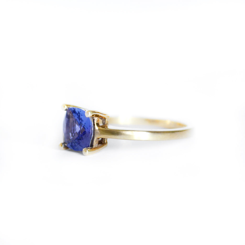 Elegant Solitaire Single Claw Cushion Cut Tanzanite Yellow Gold Ring