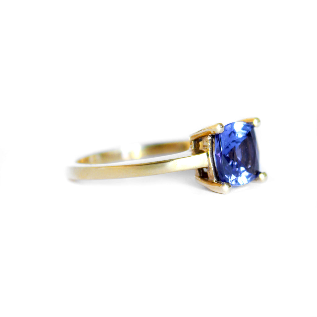 Elegant Solitaire Single Claw Cushion Cut Tanzanite Yellow Gold Ring
