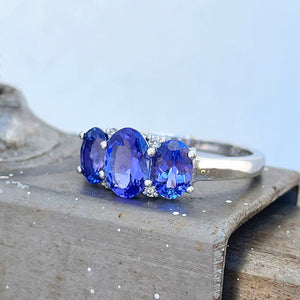 Tanzanite and diamond ring