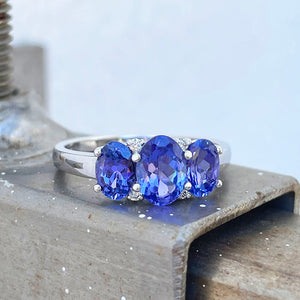 Tanzanite and diamond ring