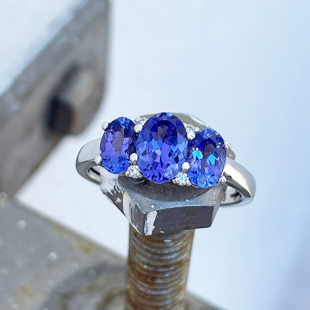 Tanzanite and diamond ring