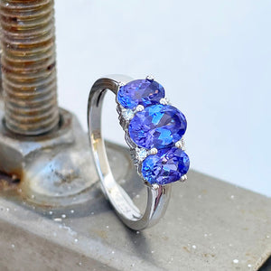 Tanzanite and diamond ring