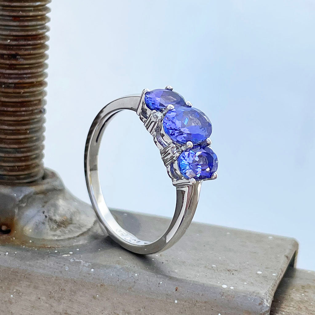 Tanzanite and diamond ring