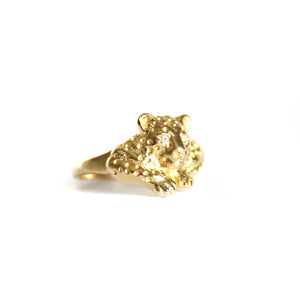 Enigmatic Resting Leopard Yellow Gold Ring