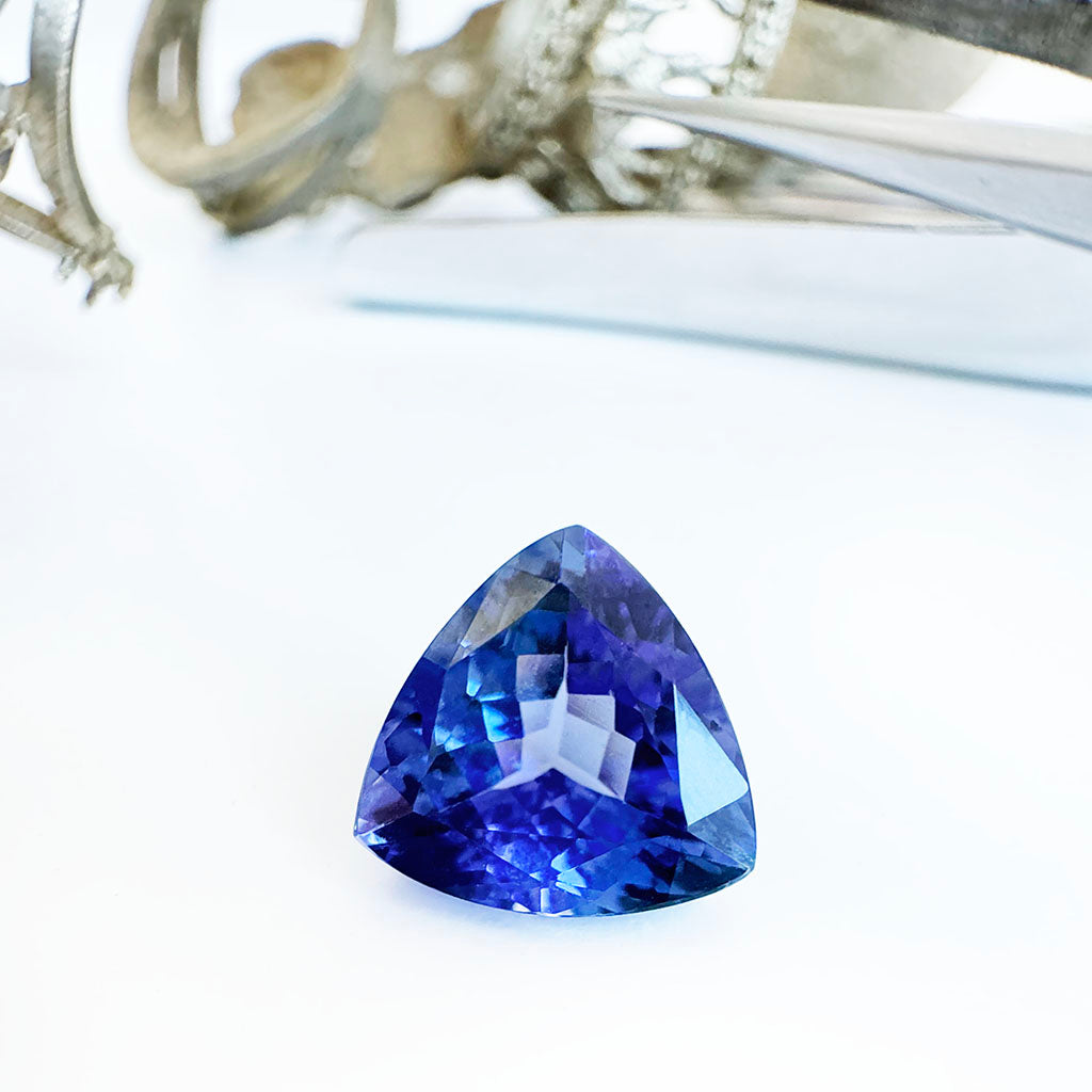 Tanzanite - blue/VIOLET Trilliant Cut - 1.92ct