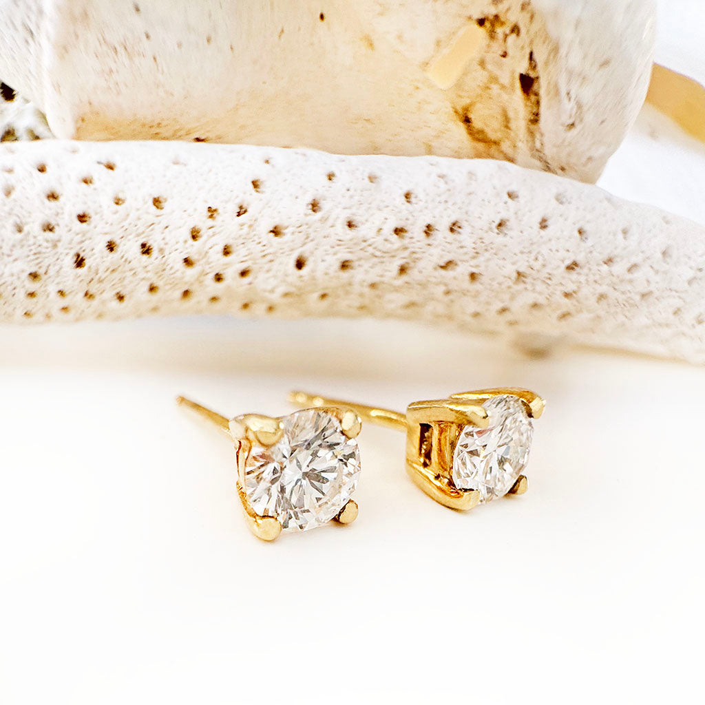 Simply Elegant White Diamond Yellow Gold Stud Earrings