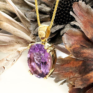 Classic Oval Cut Double Claw Amethyst Yellow Gold Pendant