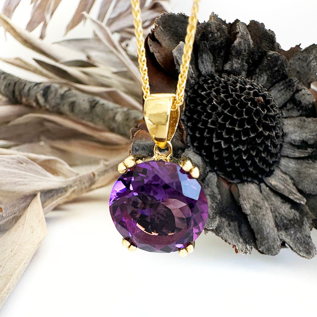 Classic Round Cut Double Claw Amethyst Yellow Gold Pendant