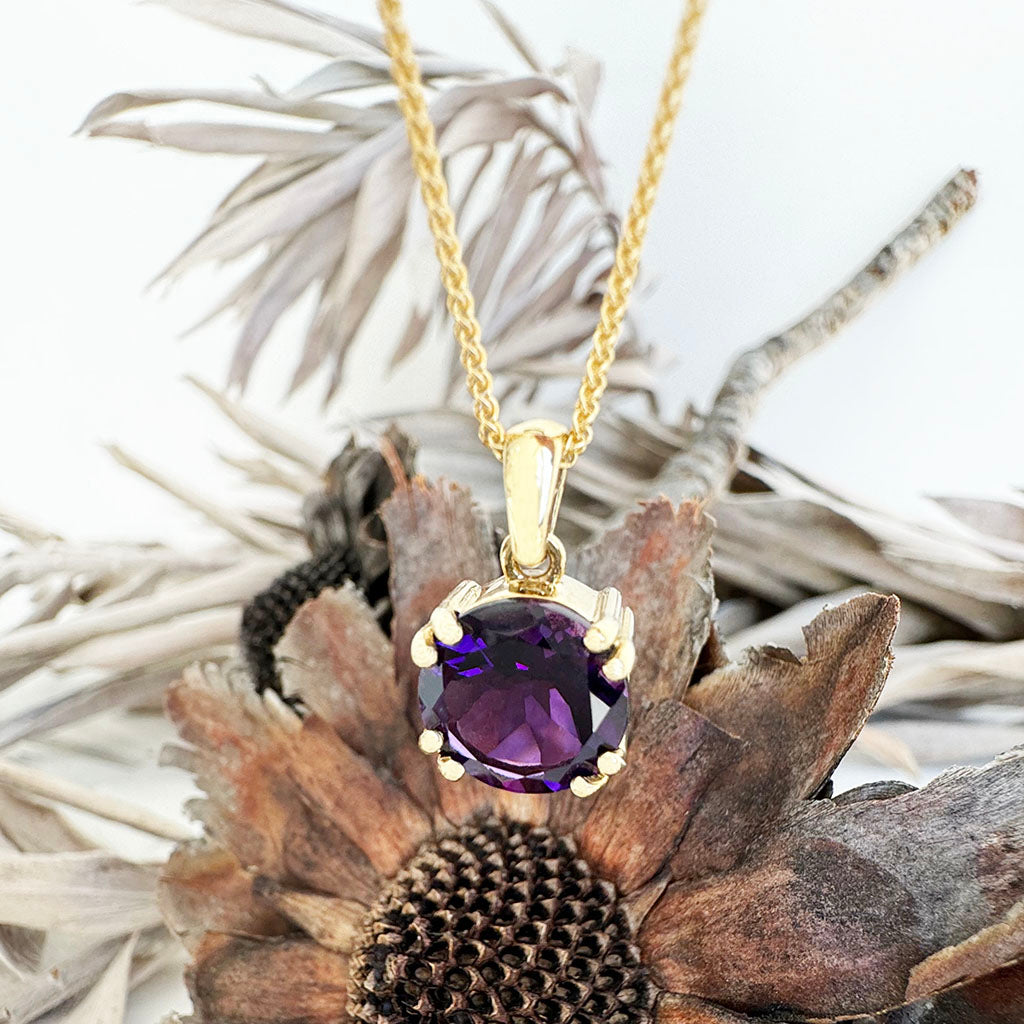 Petite Classic Round Cut Double Claw Amethyst Yellow Gold Pendant