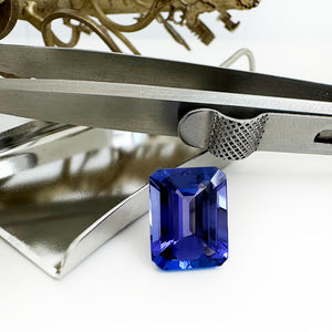 Tanzanite - violet/BLUE Emerald Cut - 5.17ct