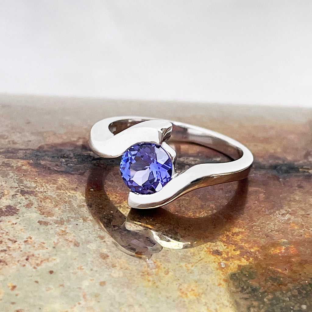 Tanzanite White gold ring