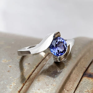 Tanzanite White gold ring