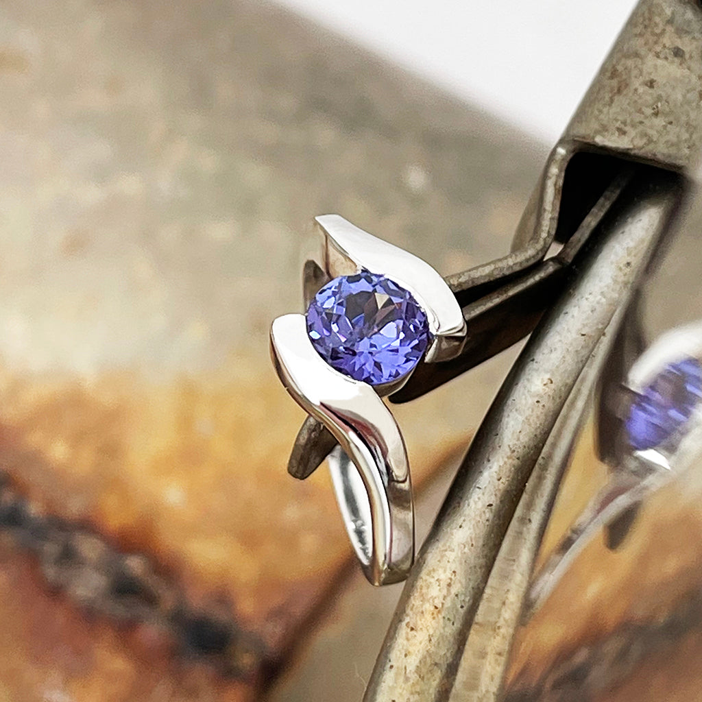 Tanzanite White gold ring