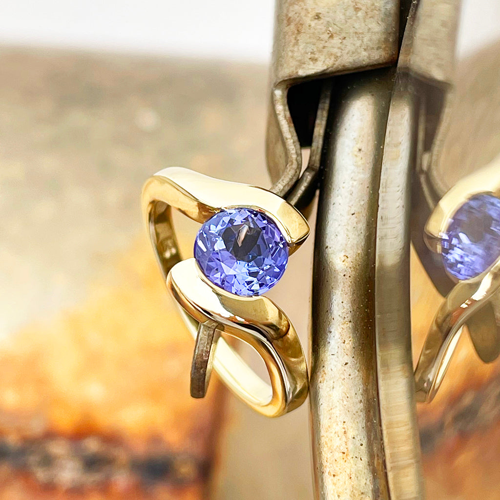 Tanzanite Yellow Gold ring