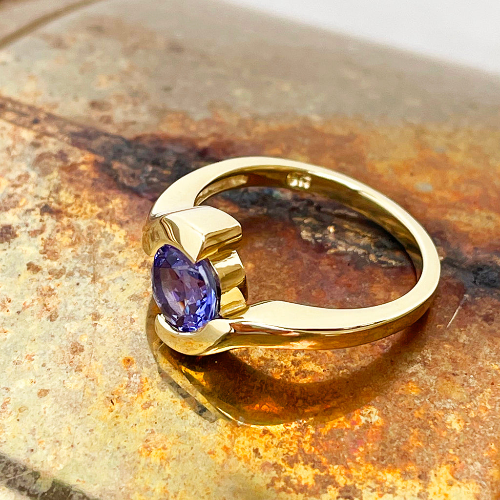 Tanzanite Yellow Gold ring