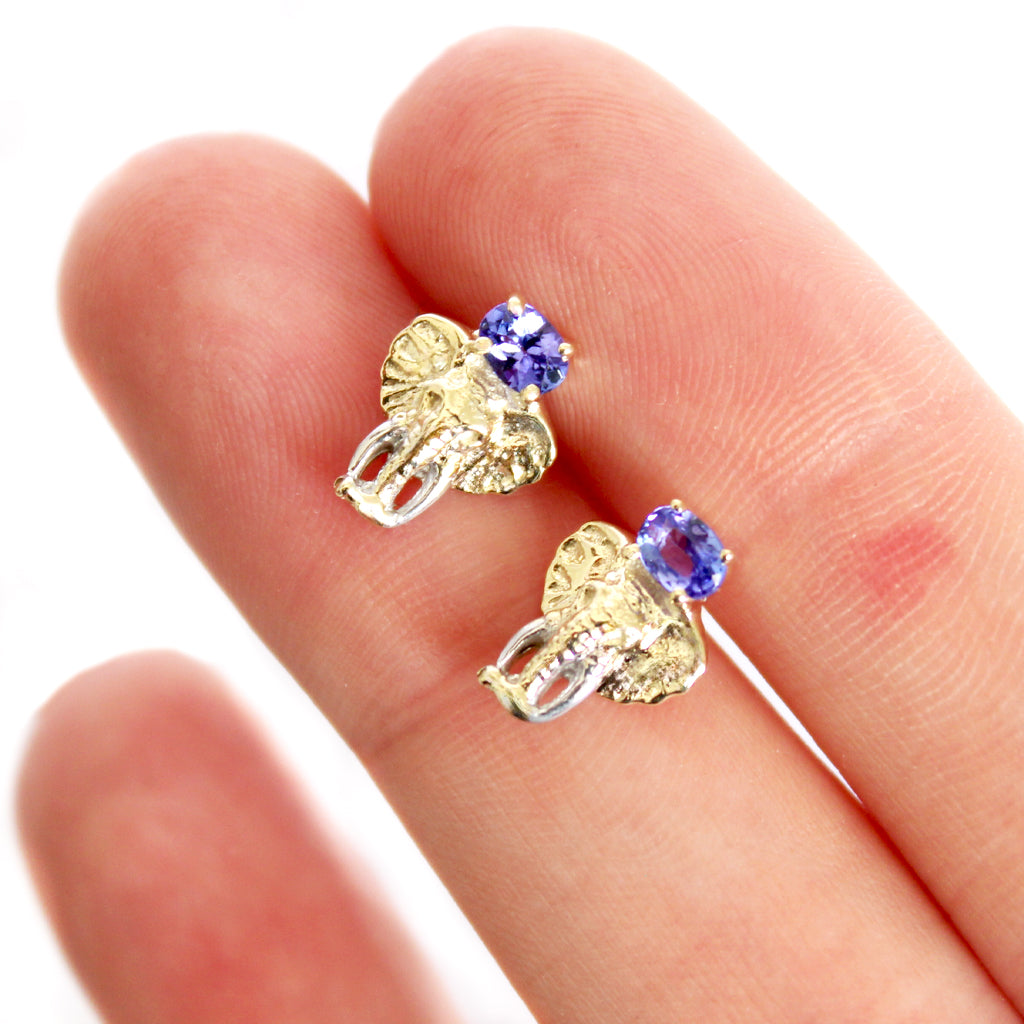 Relief Elephant Tanzanite Yellow Gold Studs