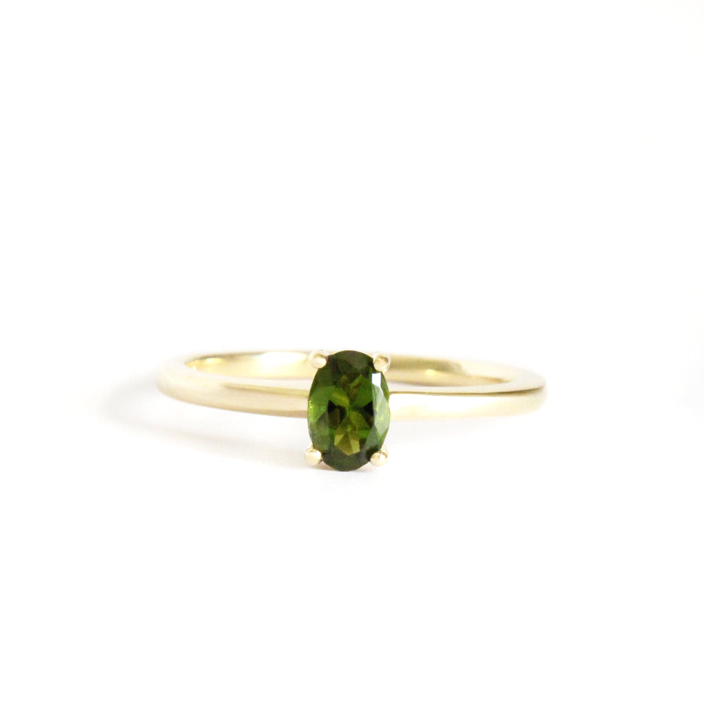 Simply Beautiful Solitaire Oval Cut Green Tourmaline Yellow Gold Ring