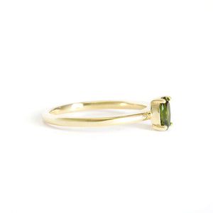 Simply Beautiful Solitaire Oval Cut Green Tourmaline Yellow Gold Ring