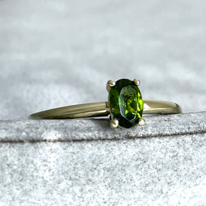 Simply Beautiful Solitaire Oval Cut Green Tourmaline Yellow Gold Ring