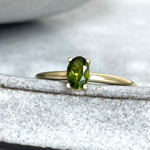 Simply Beautiful Solitaire Oval Cut Green Tourmaline Yellow Gold Ring