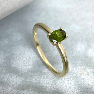 Simply Beautiful Solitaire Oval Cut Green Tourmaline Yellow Gold Ring