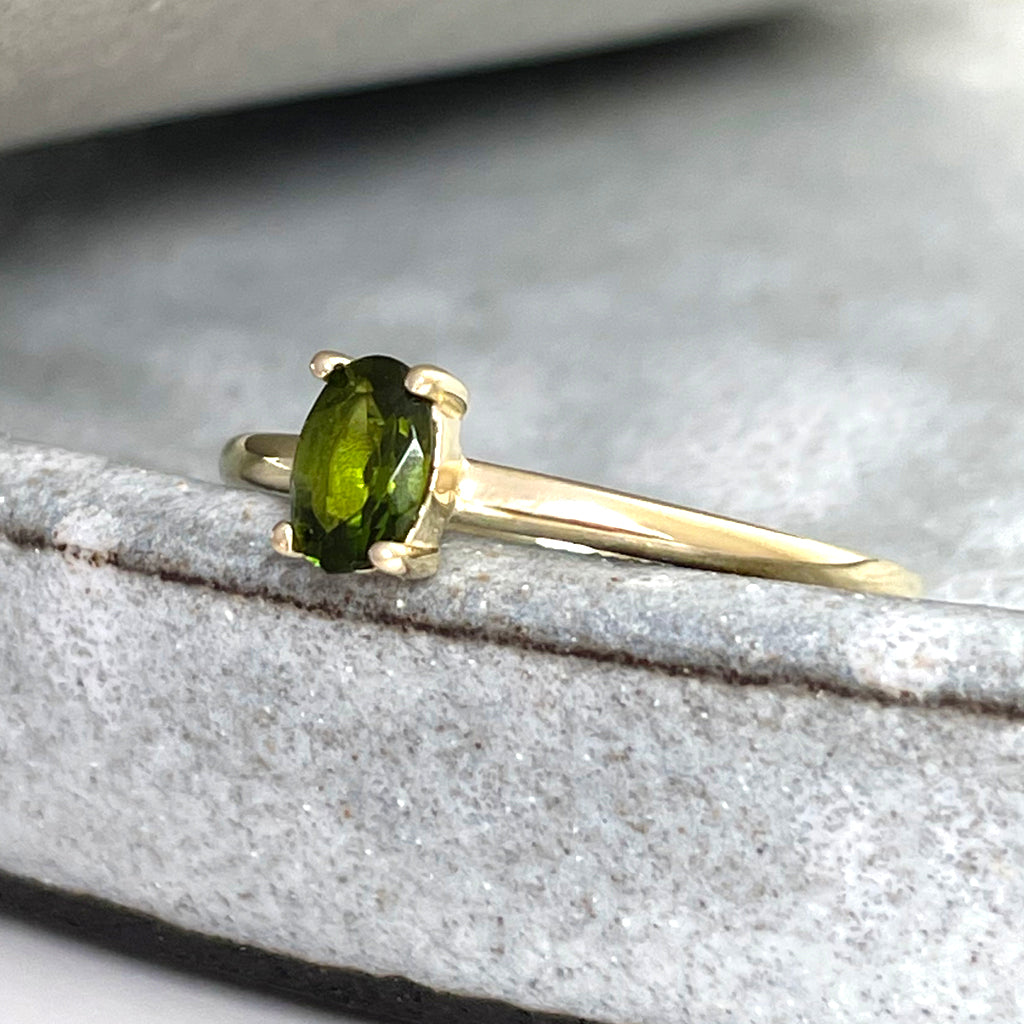 Simply Beautiful Solitaire Oval Cut Green Tourmaline Yellow Gold Ring