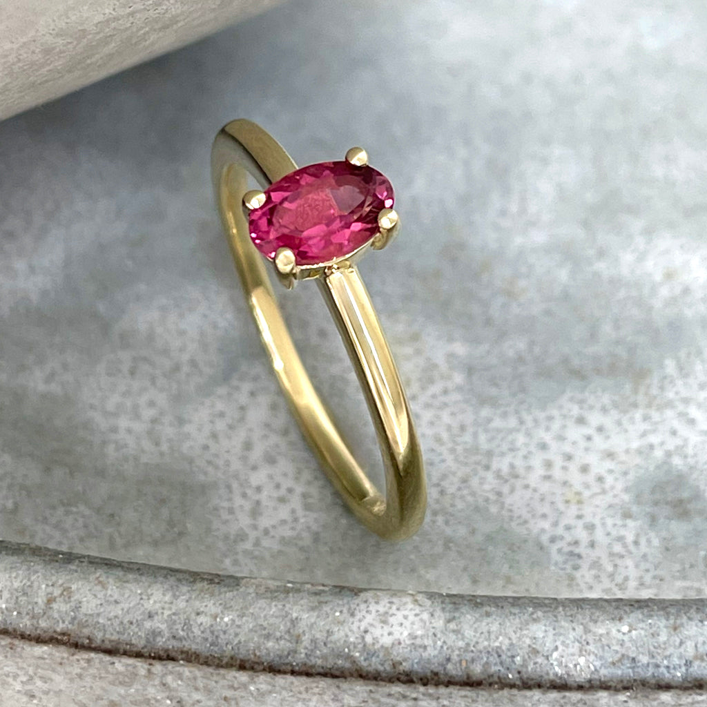 Simply Beautiful Solitaire Oval Cut Pink Tourmaline Yellow Gold Ring