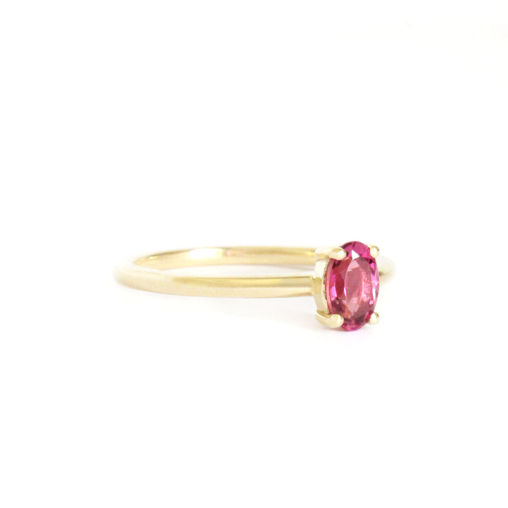 Simply Beautiful Solitaire Oval Cut Pink Tourmaline Yellow Gold Ring