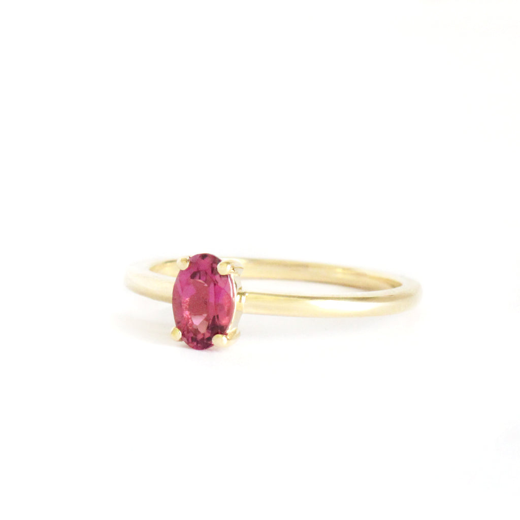 Simply Beautiful Solitaire Oval Cut Pink Tourmaline Yellow Gold Ring