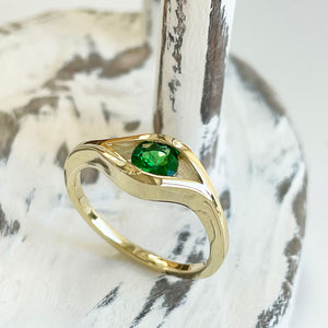 Tsavorite yellow gold ring