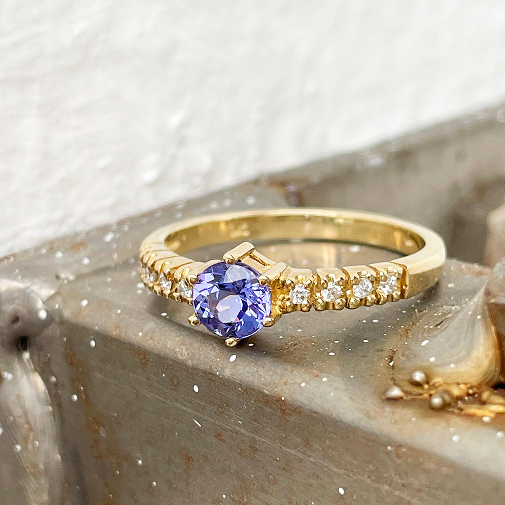 tanzanite and diamond band ring