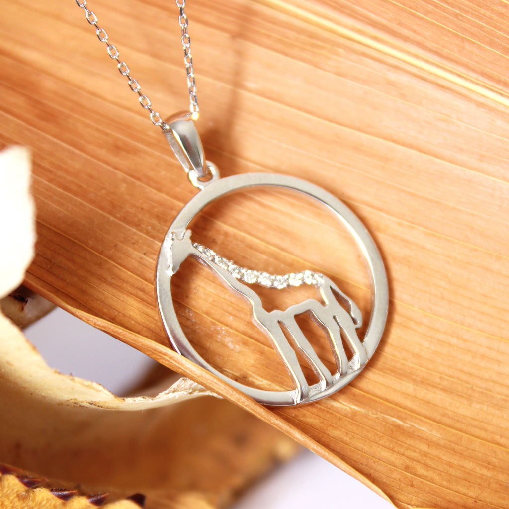 Stylish Circular Giraffe Diamond Back White Gold Pendant