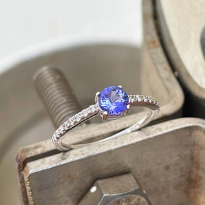 Tanzanite and diamond band ring