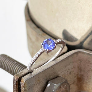 Tanzanite and diamond band ring