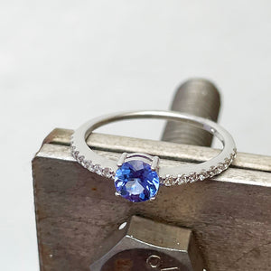 Tanzanite and diamond band ring