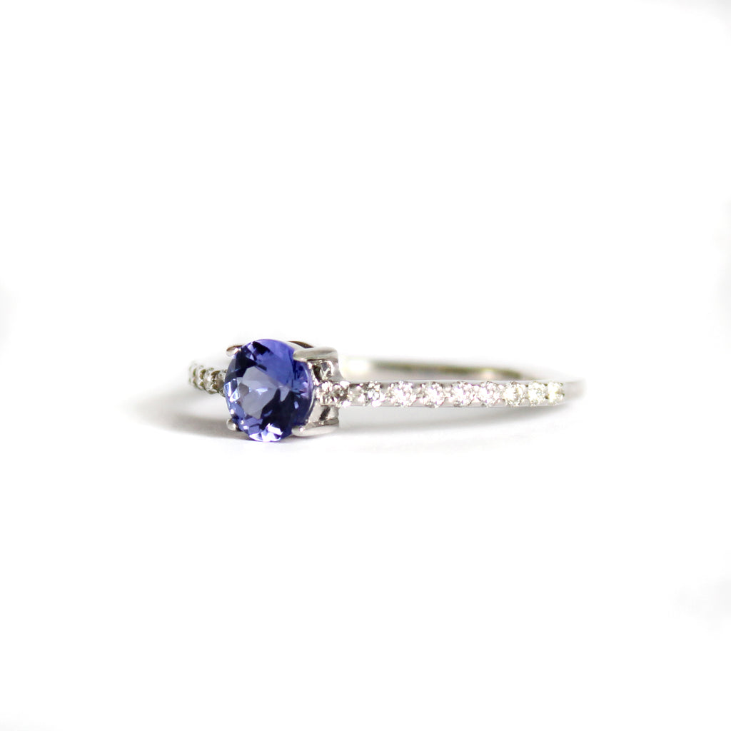 Subtlety Decadent Round Cut Tanzanite Diamond Band Highlight Ring