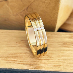 Unisex White Diamond Yellow Gold Ring