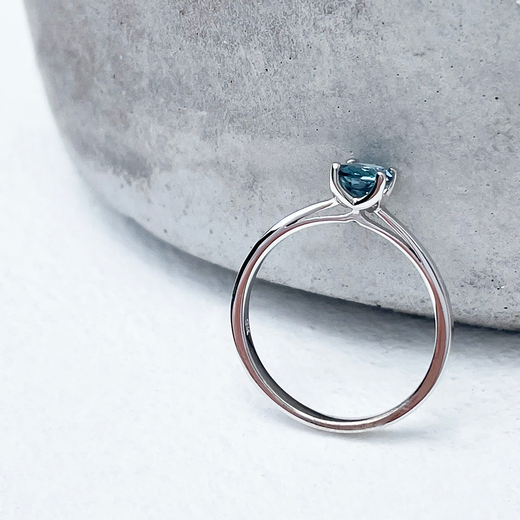 Delicate Solitaire London Blue Four Claw White Gold Ring