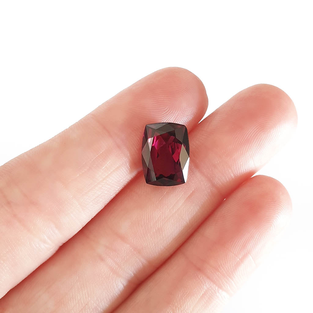 Garnet - Rhodolite Rectangular Cushion Cut - 5.16ct