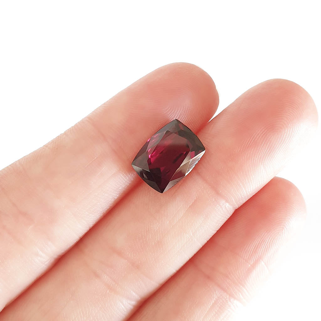 Garnet - Rhodolite Rectangular Cushion Cut - 5.16ct