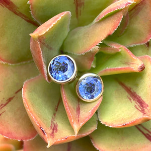 Classic Round Cut Tanzanite Yellow Gold Bezel Set Studs