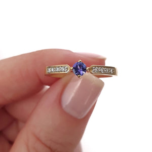 Petit Tapered Diamond Shoulder Tanzanite Yellow Gold Ring