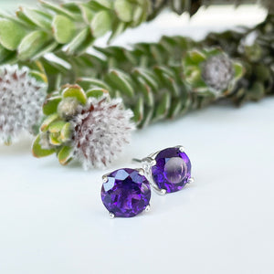 Silver 4 Claw Amethyst Studs 7mm x 7mm